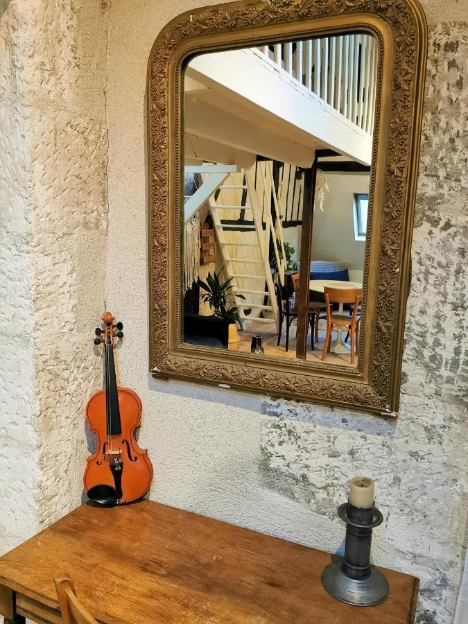 Loft Atypique Au Calme Avec Cour Privative Lägenhet Bourges Exteriör bild
