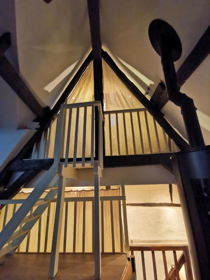 Loft Atypique Au Calme Avec Cour Privative Lägenhet Bourges Exteriör bild