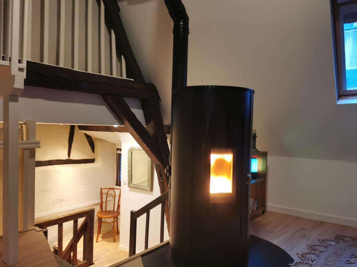 Loft Atypique Au Calme Avec Cour Privative Lägenhet Bourges Exteriör bild