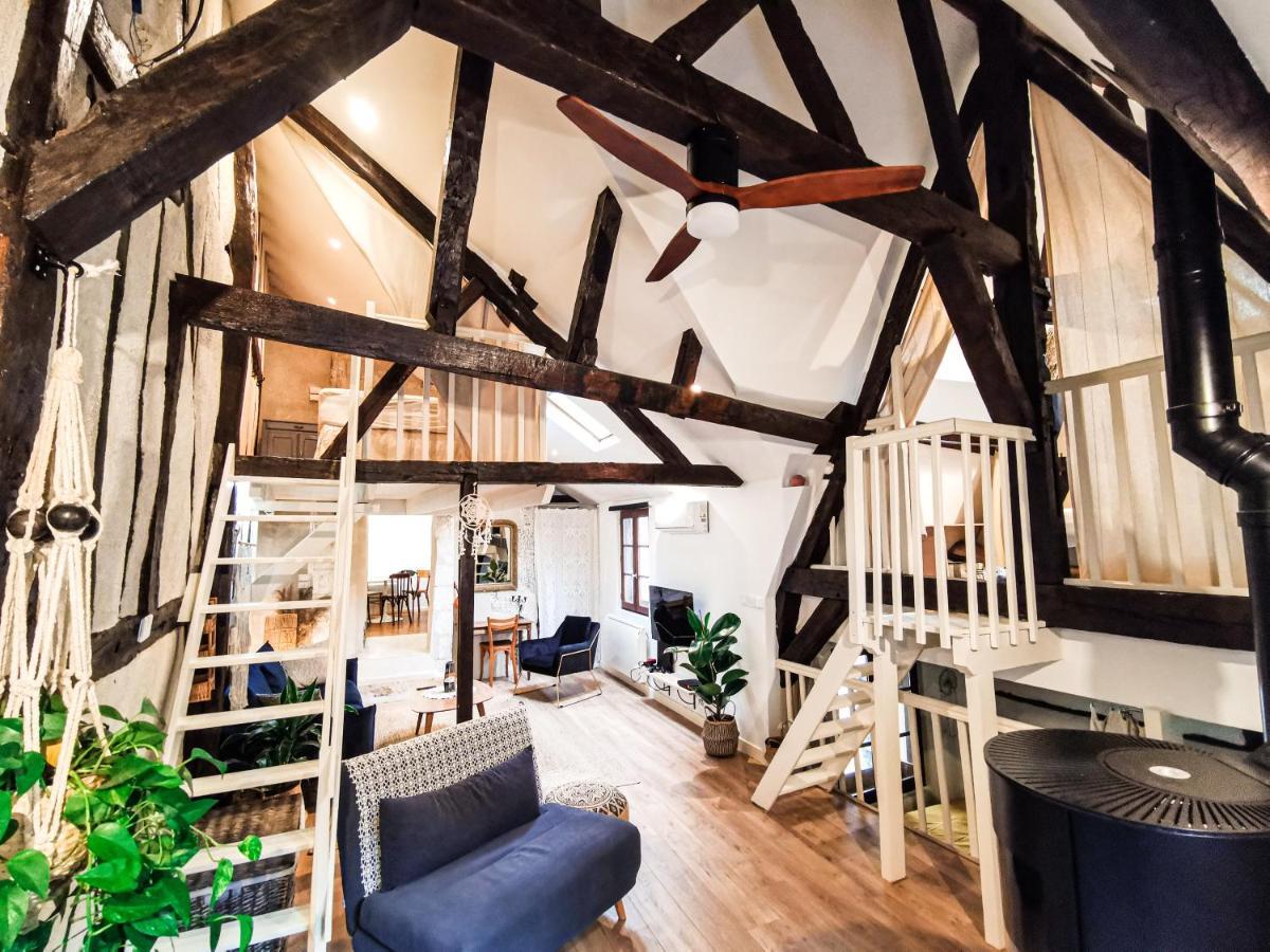 Loft Atypique Au Calme Avec Cour Privative Lägenhet Bourges Exteriör bild