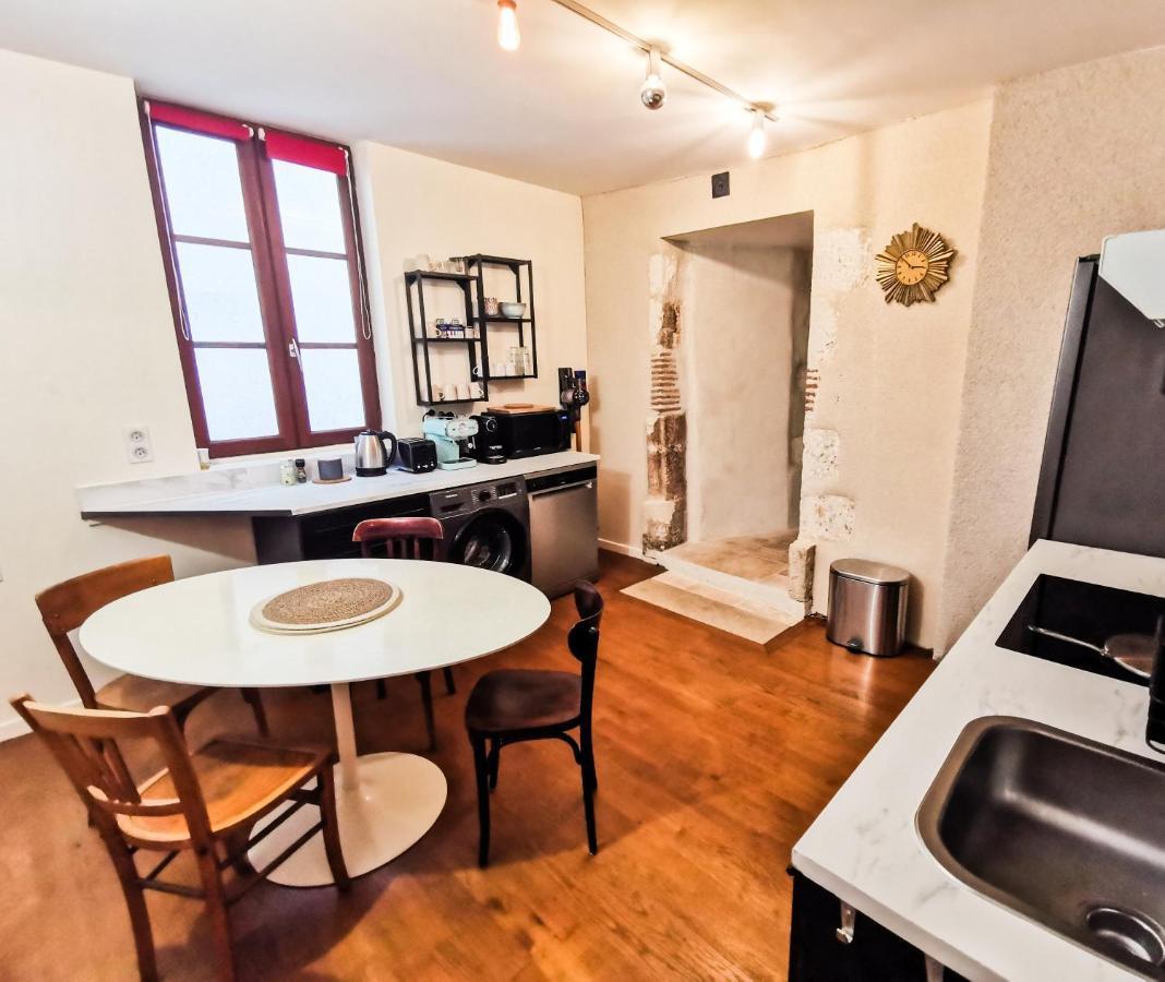 Loft Atypique Au Calme Avec Cour Privative Lägenhet Bourges Exteriör bild